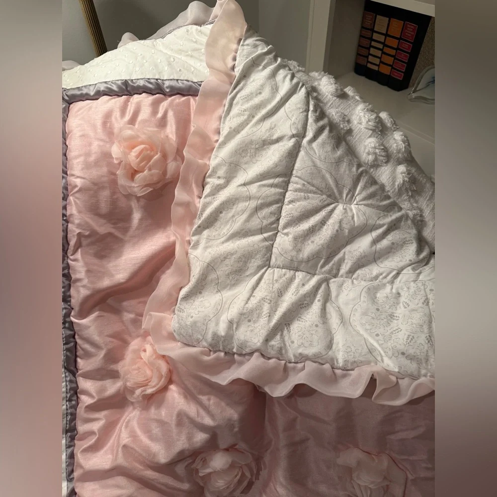 THE PEANUTSHELL ARIANNA PINK GRAY ELEGANT NURSERY BABY CRIB QUILT ONLY